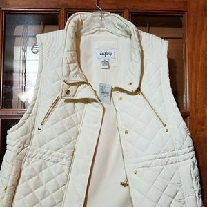 Cute vest, pearl color